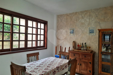 Sobrado à venda com 4 quartos em Brooklin Velho, São Paulo, SP