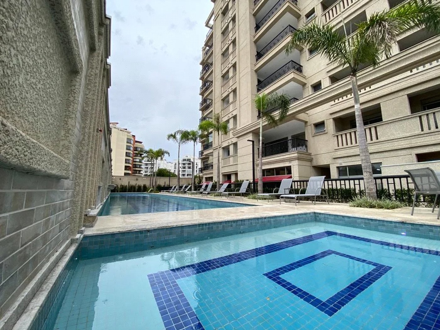 Apartamento à venda com 2 suítes em Lapa, São Paulo, SP