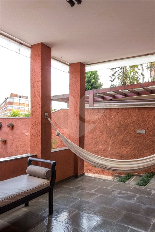 Casa à venda com 3 quartos, sendo 1 suíte,  em Parque Jabaquara, São Paulo, SP