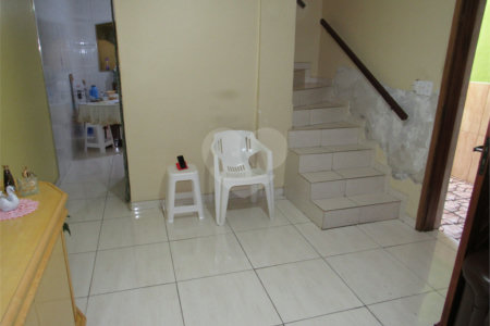 Sobrado à venda com 1 quarto, sendo 2 suítes, em Jardim das Oliveiras, São Paulo, SP