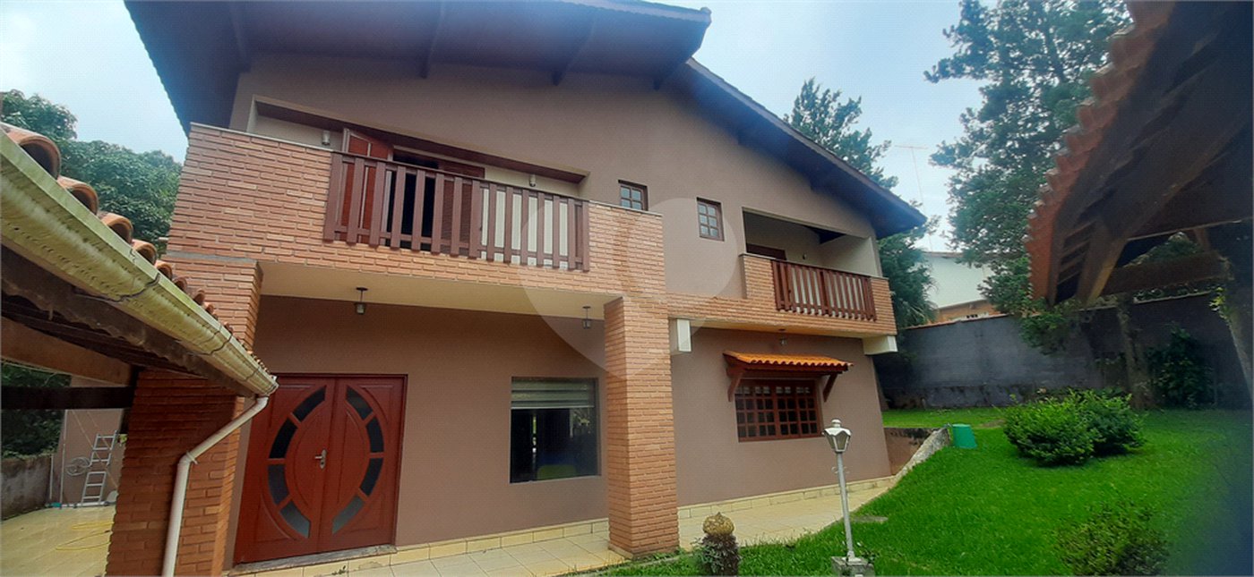 Casa à venda com 3 suítes no condomínio Chacarás Bela Vista, Mairiporã - SP