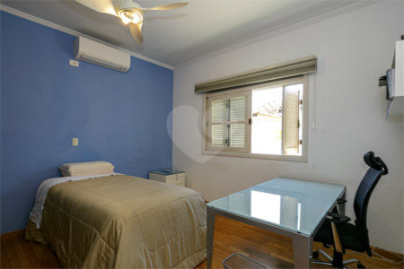 Casa à venda com 4 quartos, sendo 2 suítes, no condomínio Parque das Arvores, São Paulo - SP