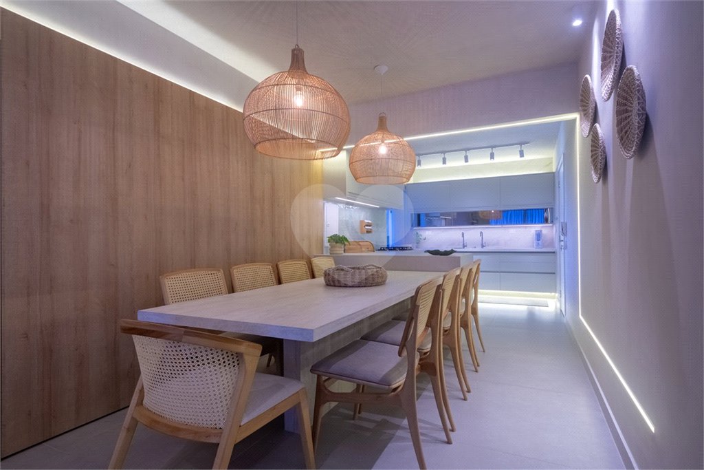 Apartamento à venda com 3 quartos, sendo 1 suíte, em Pitangueiras, Guarujá, SP