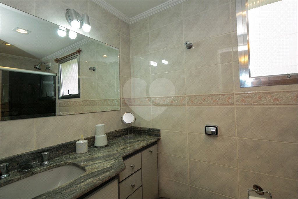 Apartamento à venda com 4 quartos, sendo 1 suíte, em Alto da Boa Vista, São Paulo, SP