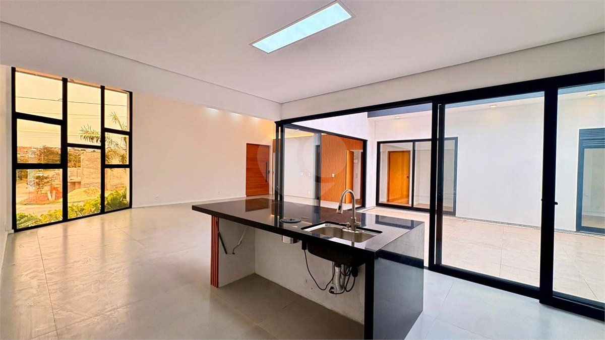Casa à venda com 3 suítes no condomínio Campos do Conde I e II, Sorocaba - SP