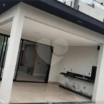 Casa à venda com 3 suítes no condomínio Mont'alcino, Valinhos - SP