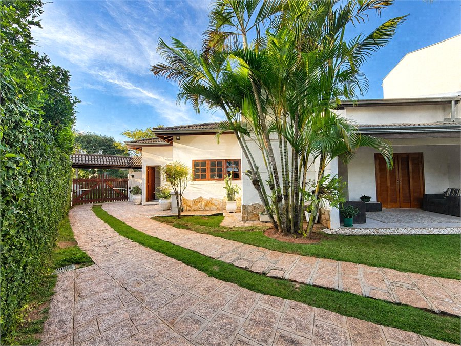 Casa à venda com 5 suítes no condomínio Parque Village Castelo, Itu - SP