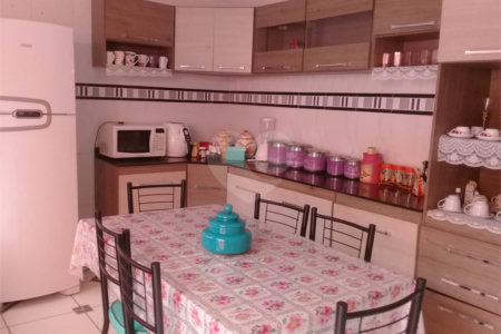 Sobrado à venda com 2 quartos, sendo 1 suíte, em Vila Barth, Itapetininga, SP
