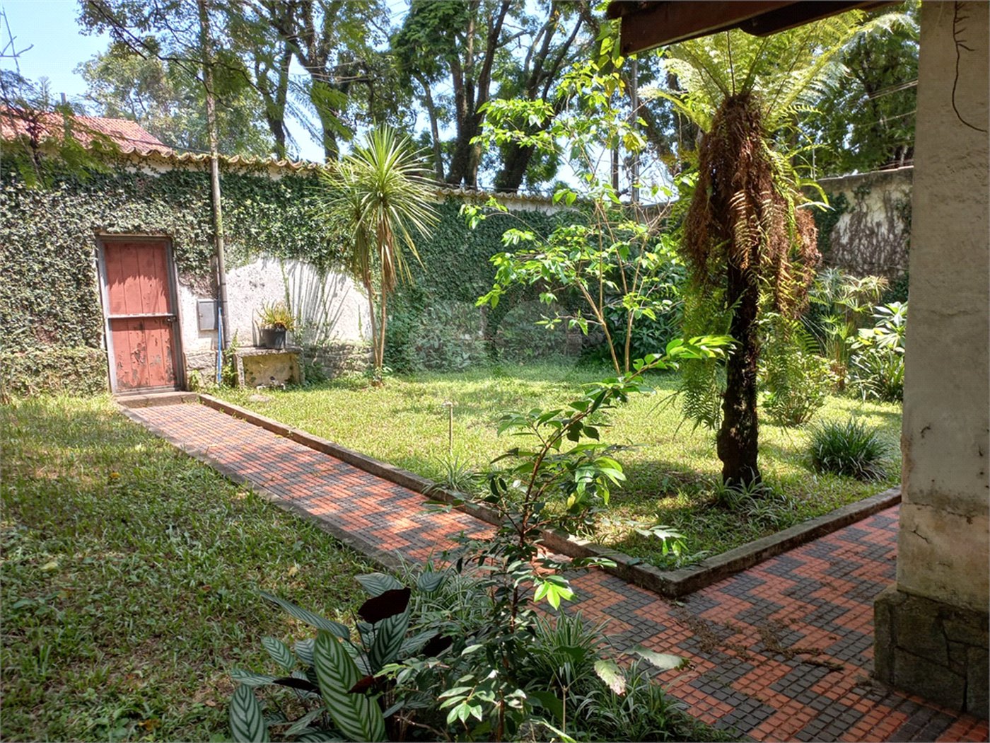Terreno à venda com 2 quartos, sendo 1 suíte, em Jardim Floresta, São Paulo, SP