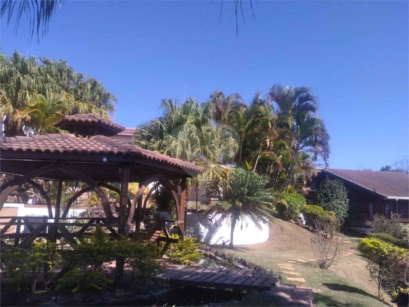 Chácara à venda com 4 quartos, sendo 2 suítes, em Loteamento Village de Atibaia, Atibaia, SP