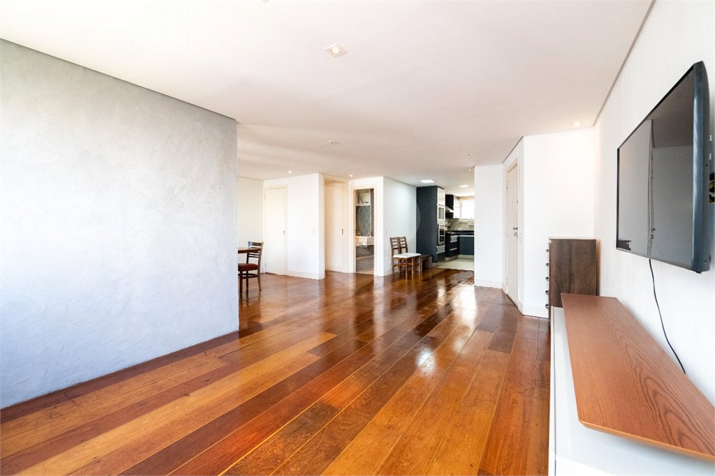 Apartamento à venda com 3 quartos, sendo 1 suíte, em Paraíso, São Paulo, SP