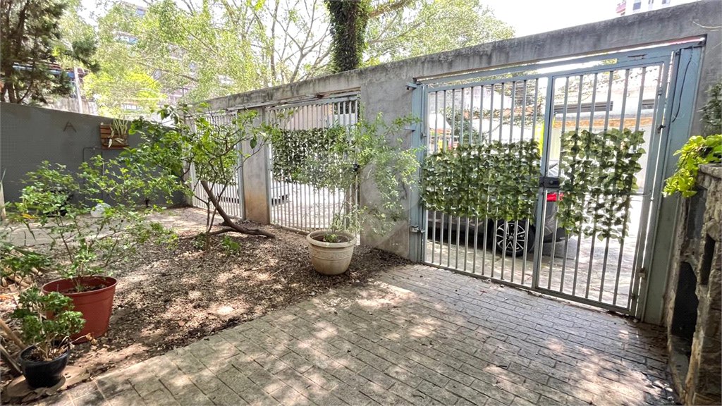 Sobrado à venda com 4 quartos, sendo 1 suíte, em Brooklin, São Paulo, SP