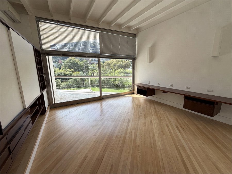 Casa à venda com 4 suítes em Residencial Tamboré, Barueri, SP