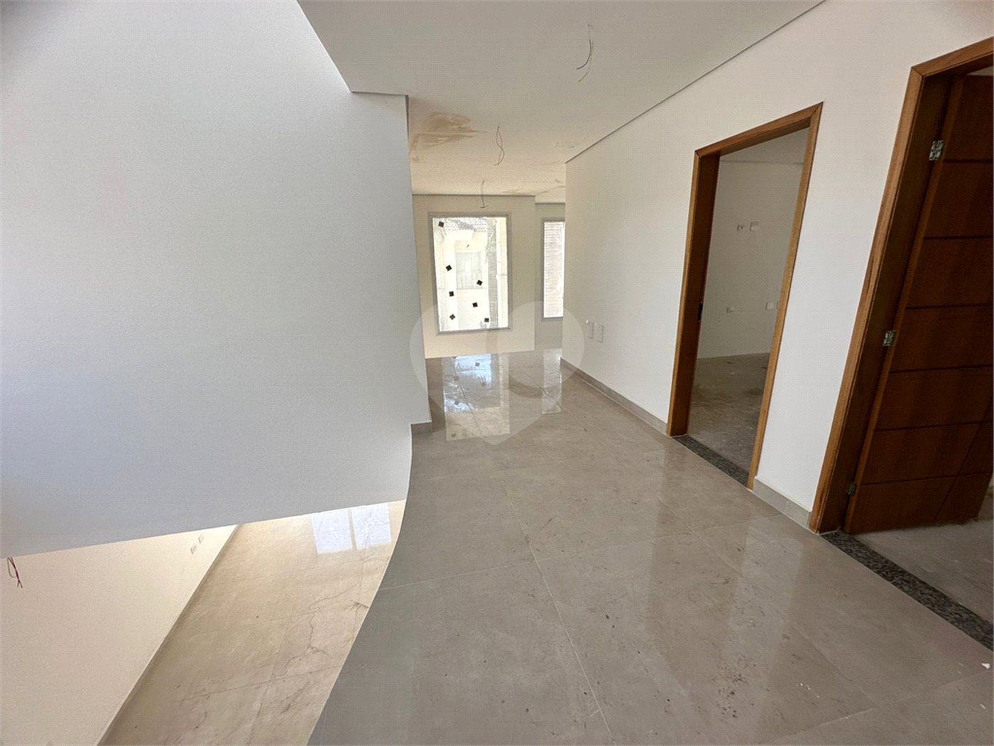 Casa à venda com 4 suítes no condomínio Villaggio Houda, São Paulo - SP