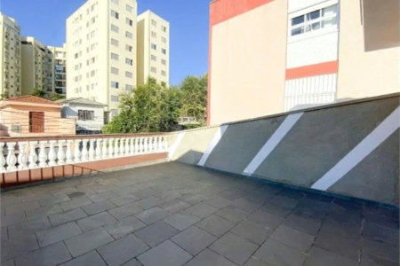 Sobrado à venda com 4 quartos em Vila Ipojuca, São Paulo, SP
