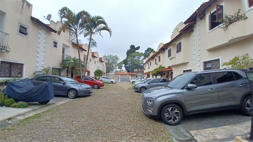 Casa à venda com 3 quartos, sendo 1 suíte, no condomínio Residencial Morada do Horto, São Paulo - SP