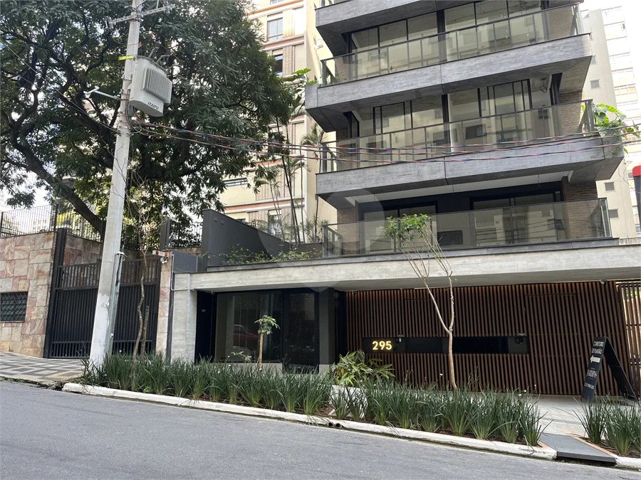Apartamento à venda com 2 suítes em Cerqueira César, São Paulo, SP