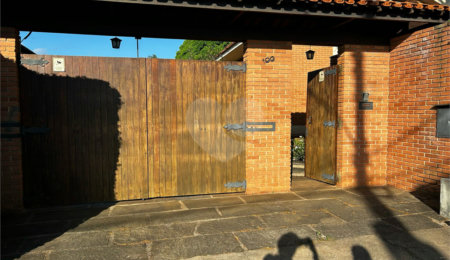 Casa à venda com 4 quartos, sendo 2 suítes,  em Vila Aparecida, Itapetininga, SP