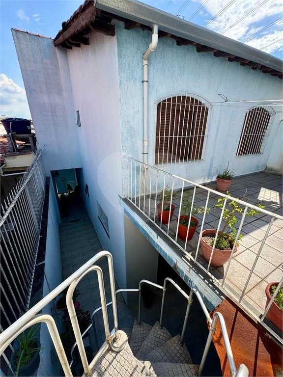 Sobrado à venda com 4 quartos, sendo 1 suíte,  em Vila Cleonice, São Paulo, SP