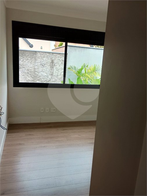 Casa à venda ou para alugar com 3 suítes no condomínio Quinta das Oliveiras, Valinhos - SP