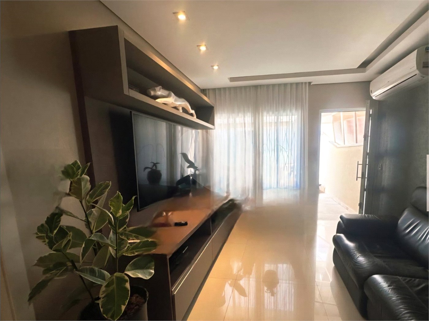 Sobrado à venda com 4 quartos, sendo 2 suítes, em Jardim São Paulo(zona Norte), São Paulo, SP
