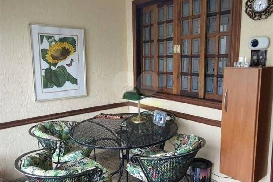 Sobrado à venda com 3 quartos em Tremembé, São Paulo, SP