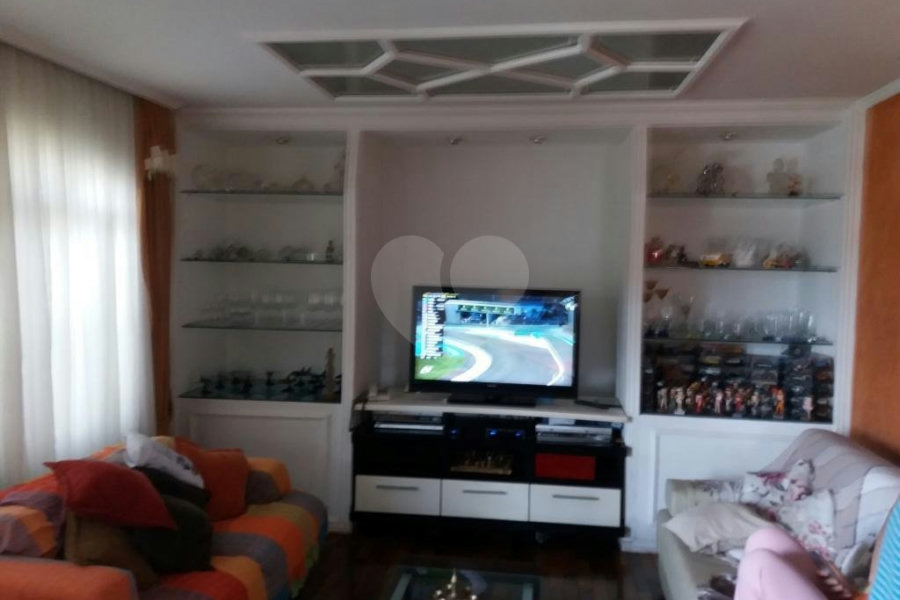 Sobrado à venda com 4 quartos, sendo 2 suítes, em Tremembé, São Paulo, SP