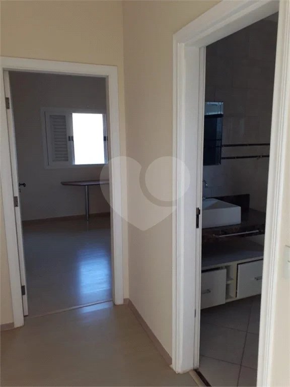 Sobrado à venda com 3 quartos, sendo 1 suíte,  em Condomínio Residencial Terras do Caribe, Valinhos, SP