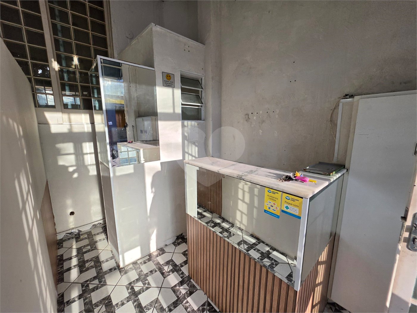 Salão à venda ou para alugar com 3 quartos, sendo 1 suíte, em Jardim Monjolo, São Paulo, SP