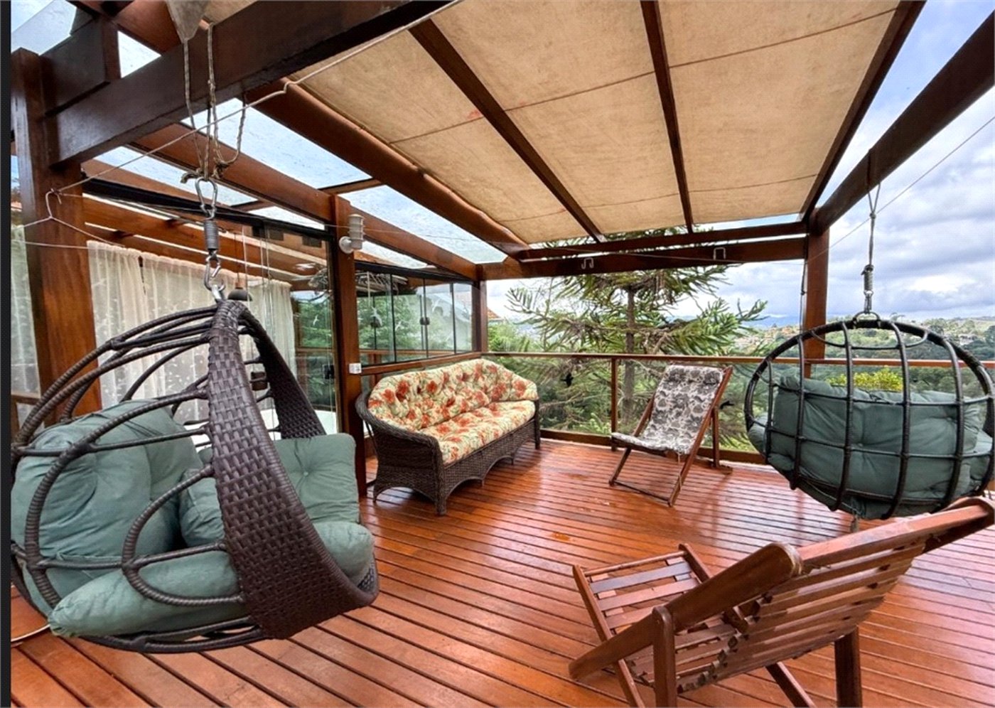 Casa à venda com 4 suítes em Vila Natal, Campos do Jordão, SP