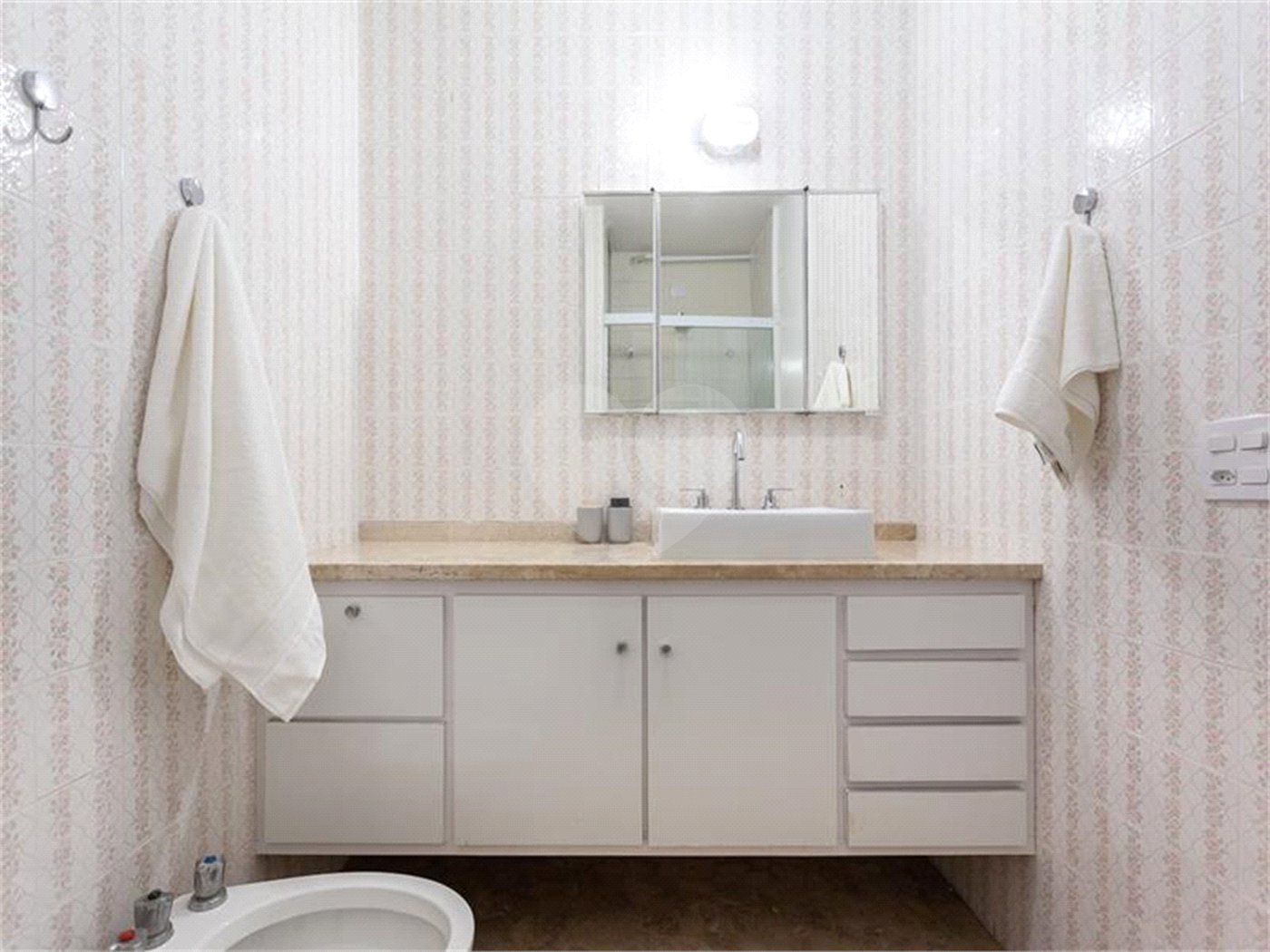 Apartamento à venda com 4 quartos, sendo 1 suíte, em Vila Olímpia, São Paulo, SP