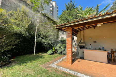 Casa à venda com 4 quartos, sendo 1 suíte, em Vila Morumbi, São Paulo, SP