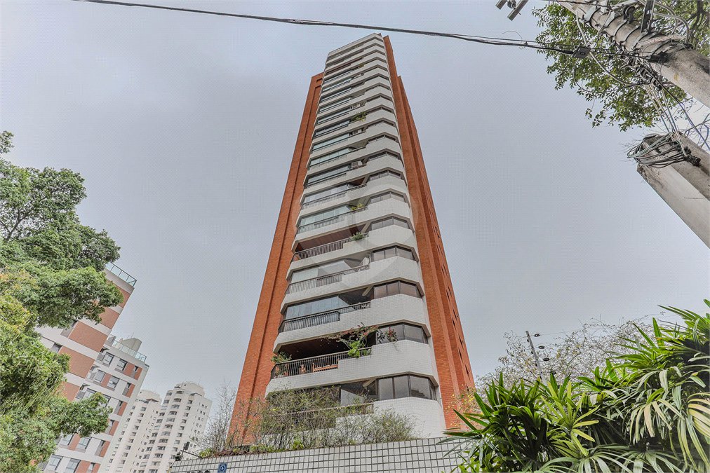 Apartamento à venda com 4 suítes em Moema, São Paulo, SP