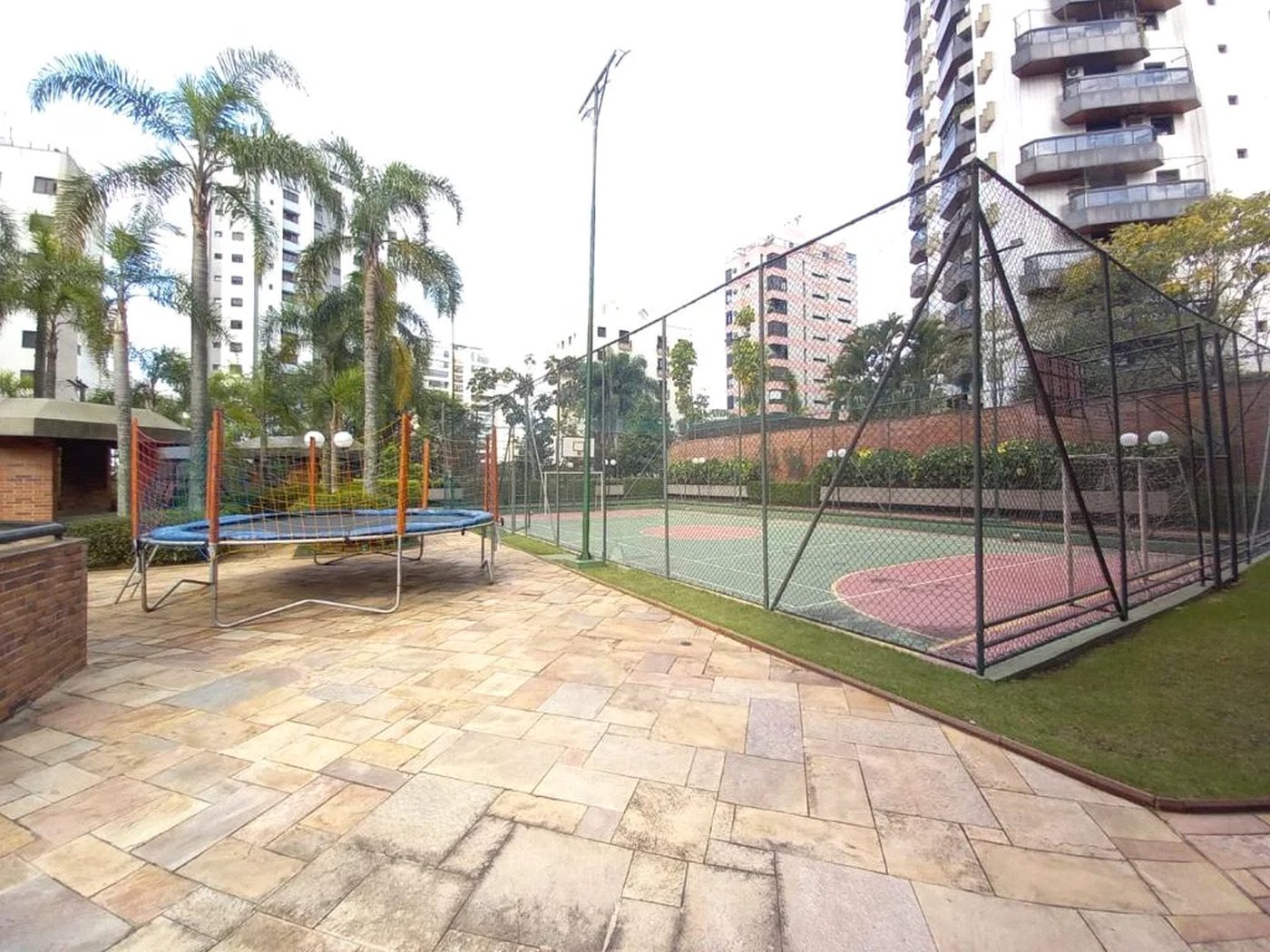 Duplex à venda com 6 quartos, sendo 4 suítes, em Vila Andrade, São Paulo, SP