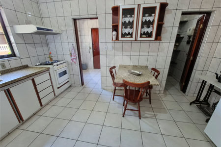 Casa à venda com 4 quartos, sendo 2 suítes, em Bosque, Vinhedo, SP