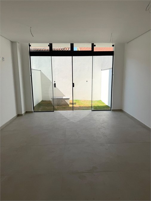 Sobrado à venda com 3 quartos, sendo 1 suíte, em Sítio da Figueira, São Paulo, SP