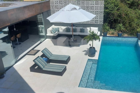 Casa à venda com 4 quartos, sendo 3 suítes, em Albatroz, Armação dos Búzios, RJ