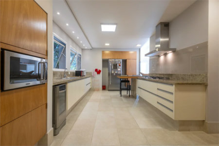 Casa à venda com 4 suítes em Jardim Guedala, São Paulo, SP
