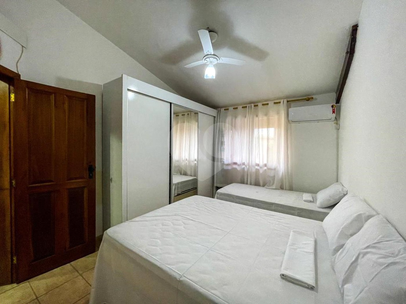 Apartamento à venda com 1 quarto em Taperapuan, Porto Seguro, BA