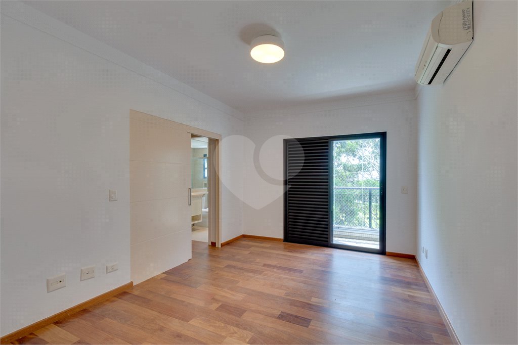 Apartamento à venda com 4 suítes em Jardim Marajoara, São Paulo, SP