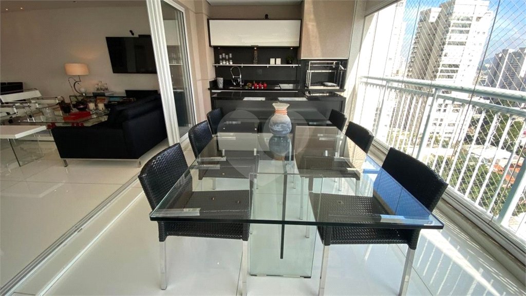 Apartamento à venda com 3 suítes em Vila Romana, São Paulo, SP