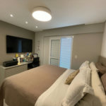Apartamento 1 suíte com closet, 1 vaga demarcada, Embaré, Santos