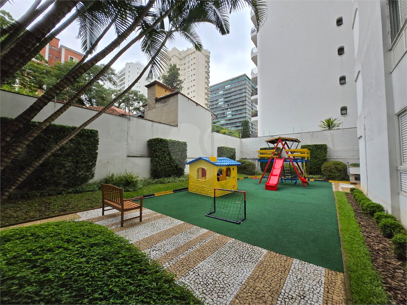 Apartamento à venda com 3 quartos, sendo 1 suíte, em Indianópolis, São Paulo, SP