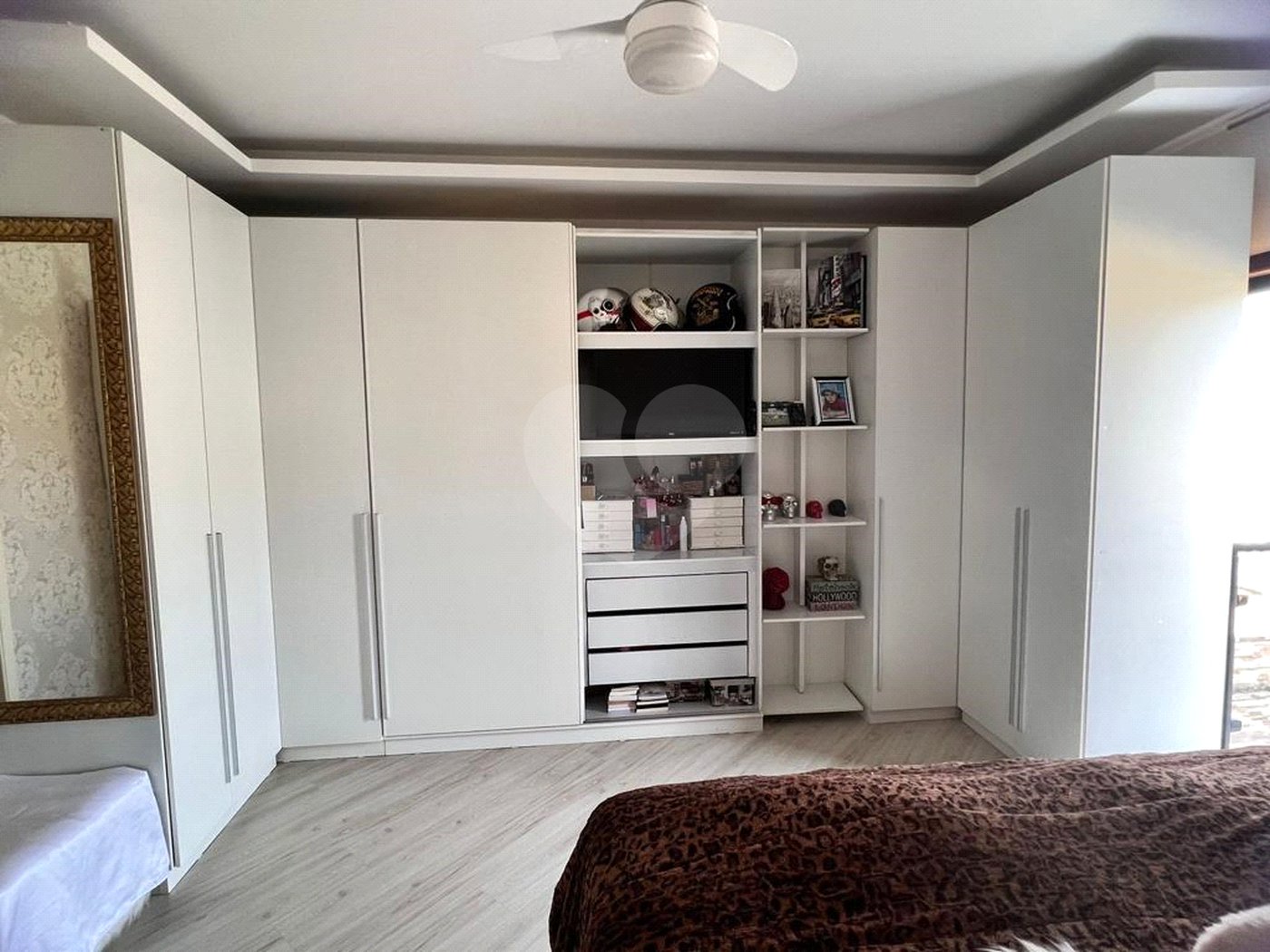 Sobrado à venda com 3 quartos, sendo 1 suíte,  em Jardim Modelo, Suzano, SP