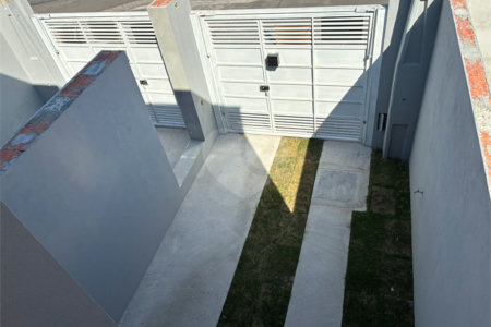 Sobrado à venda com 3 quartos, sendo 1 suíte, em Calmon Viana, Poá, SP