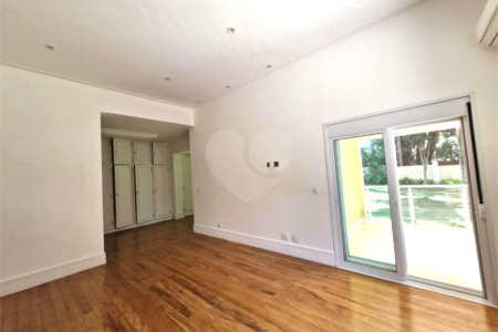 Casa à venda com 4 suítes no condomínio Chácara Flora, São Paulo - SP