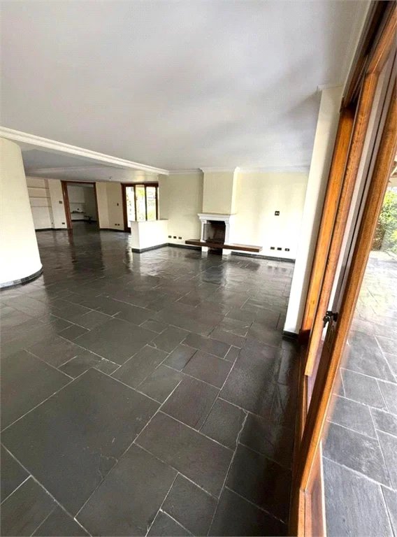 Casa à venda com 5 quartos, sendo 3 suítes,  em Jardim Leonor, São Paulo, SP