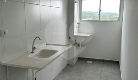 Casa à venda ou para alugar com 2 quartos no condomínio Residencial Caxangá 2, Suzano - SP