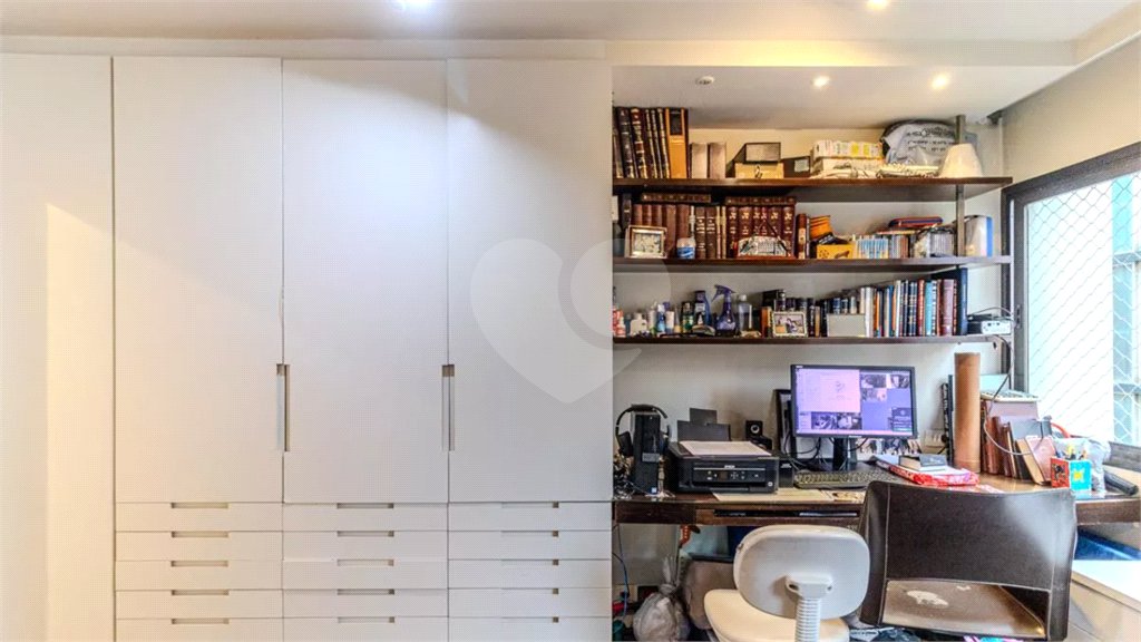 Apartamento à venda com 3 quartos, sendo 1 suíte,  em Higienópolis, São Paulo, SP