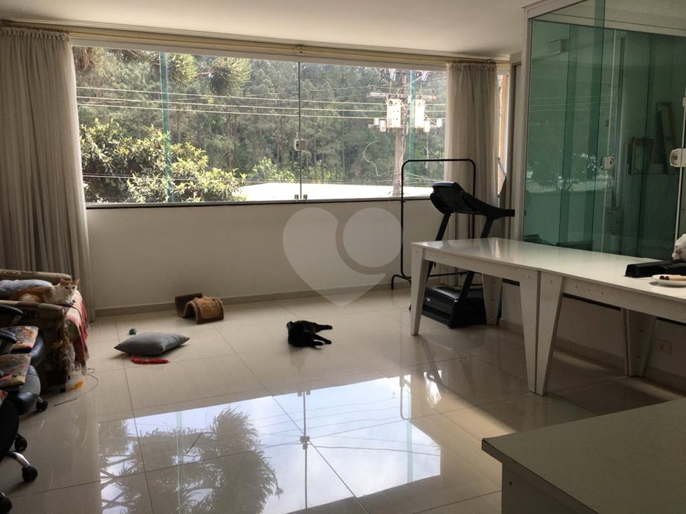 Sobrado à venda com 4 quartos, sendo 3 suítes,  em Tremembé, São Paulo, SP
